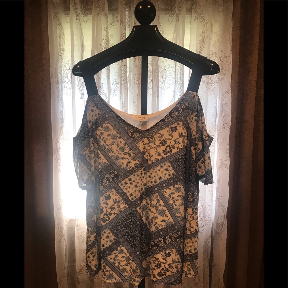 Plus Size Cold Shoulder Top